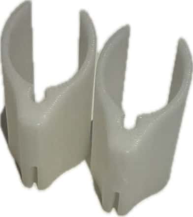 White FF Polecontroll Clips for Enhanced Stability A pair of white FF Polecontroll plastic clips for rollerski poles, featuring a sleek and functional design.